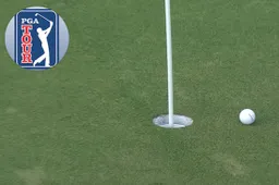 Nummer één van de wereld Dustin Johnson slaat bijna hole-in-one over 395 meter