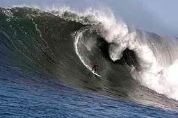 De bruutste en gevaarlijkste 'Big Wave' surfwedstrijd ter wereld is aanstaande