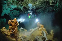 In de nieuwe serie van GoPro worden de mooiste grotten ontdekt