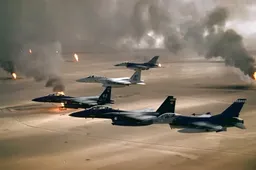 Dit bloedstollende filmpje toont hoe F16’s raketten ontweken tijdens de Golfoorlog