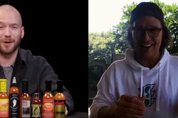 Matthew McConaughey ondergaat de typische 'Hot Ones' marteling