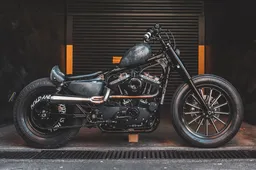 Gasoline Motor Co. transformeert deze Harley Sportster in een dikke ‘Frisco Chopper’