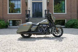 Voel je de koning van de apenrots op de Harley-Davidson Street Glide Special