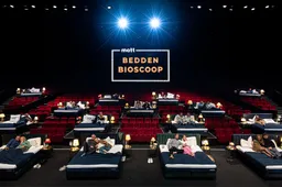 Liggend film kijken in beddenbioscoop Amsterdam