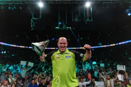 Michael van Gerwen gaat de boeken in met zevende Premier League-titel