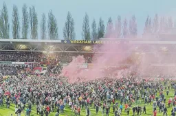 Wrexham's Turf Pub 'leeggedronken' na de historische promotie naar de EFL