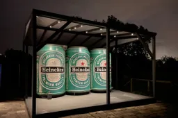 Voor de echte bierfanaten: je kan nu slapen in een sixpack Heineken