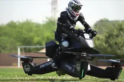 Op deze hoverbike voel je je een echte stormtrooper