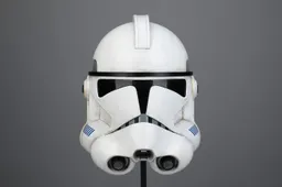 De Clone Trooper Phase II helm gaat de nieuwe eye-catcher van jouw mancave worden