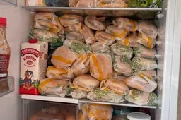 Russische koelkasten puilen uit met McDonald's burgers om door te verkopen
