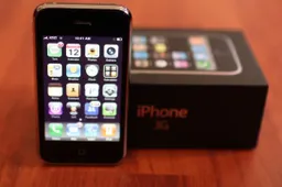 Apple geeft toe dat het oude iPhones vertraagt en dit is de reden waarom