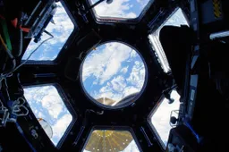 Prachtige beelden van een virtuele tour door het internationale ruimte station ISS