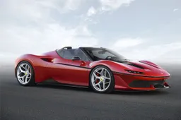 Ferrari viert feest en onthult de monsterlijke J50 in Japan