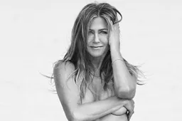 Jennifer Aniston poseert topless voor een fotoshoot