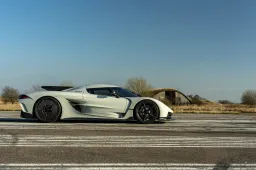 Eindelijk is het zover: De Koenigsegg Jesko gaat records aan flarden rijden