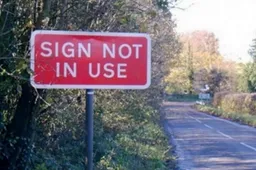 10 hilarische borden die kant noch wal raken