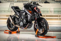 De vette 2017 Super Duke 1290R lijkt op een machine uit de hel