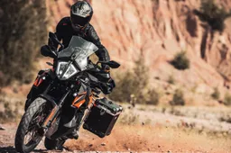 De ultieme gravelvreter: de nieuwe KTM 890 Adventure is een brullend beest