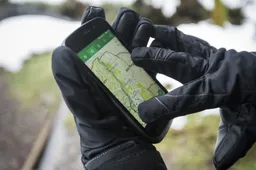 Land Rover Explore is de ideale smartphone voor Bear Grylls & co