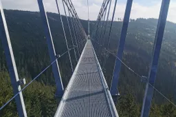 De echte durfals onder ons moeten naar Tsjechië voor 's werelds langste brug