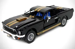 Deze RC Ford Mustang GT 350-H ’65 is volledig gebouwd uit LEGO compleet met realistische V8-motor