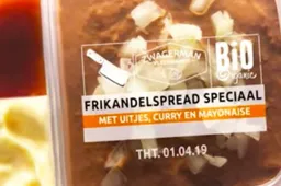 Lidl komt met frikandel speciaal-spread joke en iedereen wil het nu