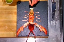Gordon Ramsay laat zien hoe je het maximale rendement uit een kreeft haalt