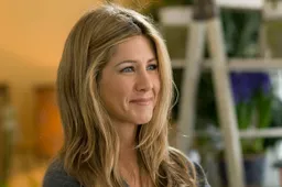 De feestmuts kan op want Jennifer Aniston is weer vrijgezel!