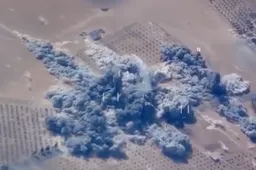 Amerikaanse luchtmacht dropt voor 200.000 dollar aan bommen op IS-gebied en dat ziet er zo uit