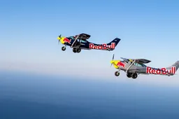 Te gekke ‘plane swap’ stunt van Red Bull-piloten mislukt in Arizona