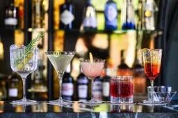 10x de mooiste cocktails en de gaafste skills voor Wereld Bartender Dag