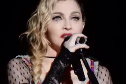 Madonna gooit bijzondere foto online en haalt uit naar haters