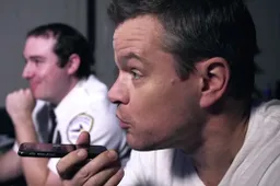 Matt Damon prankt nietsvermoedende mensen en laat ze van het spionnenleven proeven