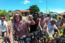 Australische Tour de Fridge is de meest dronken en bizarre sportwedstrijd