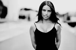 We hebben de Nederlandse look-a-like van Adriana Lima gevonden