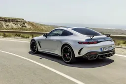 Mercedes laat zich van z'n beste kant zien met de Mercedes-AMG GT Coupé