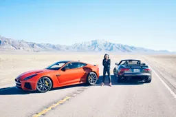 Michelle Rodriguez voelt de Jaguar F-type SVR stevig aan de tand