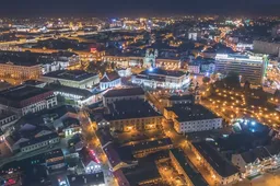 Minsk vanuit de lucht in prachtige 'dronelapse'