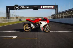 MV Agusta Superveloce 800 brengt de liefde voor snelheid en design samen