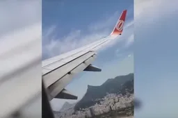 Bizarre vuurballen komen uit de motor van een vliegtuig boven Rio de Janeiro