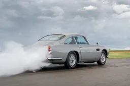 Hebben: spiksplinternieuwe Aston Martin DB5 met werkende James Bond gadgets