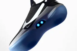 Nike komt met nieuwe zelfstrikkende Nike BB sneakers