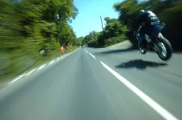 On board beelden van Guy Martin tijdens Isle of Man TT zijn compleet gestoord