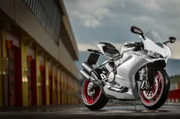 De Ducati 959 Panigale is een ware Superbike voor op de openbare weg