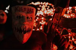 De nieuwe gruwelijke trailer van The Purge: Election Year is pure chaos