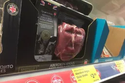 Dude vindt biefstuk in supermarkt dat precies lijkt op Vladimir Poetin