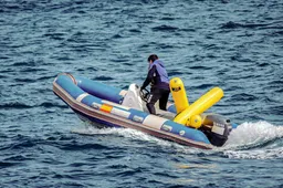 Geen geld voor een jacht maar wel willen varen? Een rubberboot is de uitkomst