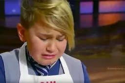 Gordon Ramsay vernietigt het leven van kinderen in 'MasterChef Uncensored'