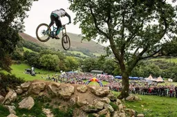 De winnende rit op het exorbitante Red Bull Hardline evenement