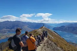 Gekke mensen staan in de rij voor de 'perfecte' foto op Instagram